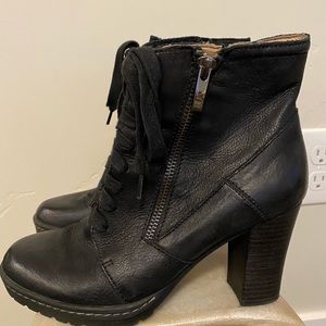Biala Boots size 38 side zip front lace super cute